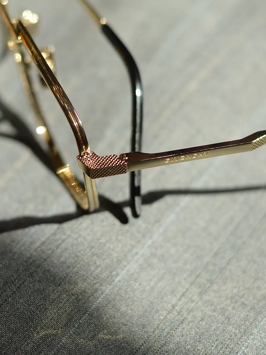 Givenchy — Conquérant Opticien Épron